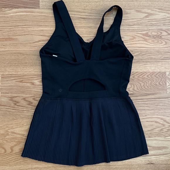 Lululemon NWOT City Tank (8) - Picture 3 of 16